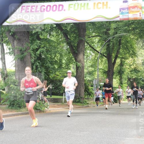 29.06.2025 - hella hamburg halbmarathon KatJ http://msf.ph/oto/8530015 29.06.2025 10:57:29 Zwischen KM18-KM19 2990, 3691, 5423 meine-sportfotos.de