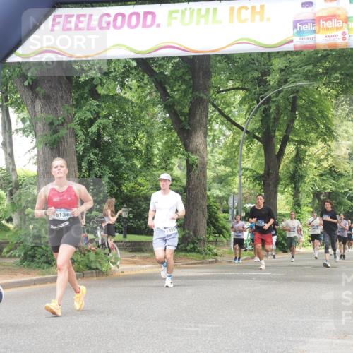 29.06.2025 - hella hamburg halbmarathon KatJ http://msf.ph/oto/8530019 29.06.2025 10:57:29 Zwischen KM18-KM19 2990, 3691, 5423 meine-sportfotos.de