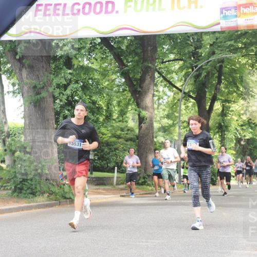 29.06.2025 - hella hamburg halbmarathon KatJ http://msf.ph/oto/8530039 29.06.2025 10:57:33 Zwischen KM18-KM19 2110 meine-sportfotos.de