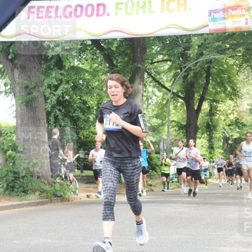 29.06.2025 - hella hamburg halbmarathon KatJ http://msf.ph/oto/8530062 29.06.2025 10:57:34 Zwischen KM18-KM19 2110 meine-sportfotos.de