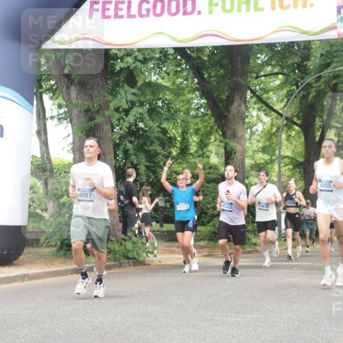29.06.2025 - hella hamburg halbmarathon KatJ http://msf.ph/oto/8530099 29.06.2025 10:57:37 Zwischen KM18-KM19 1213, 2110, 4007, 8055 meine-sportfotos.de