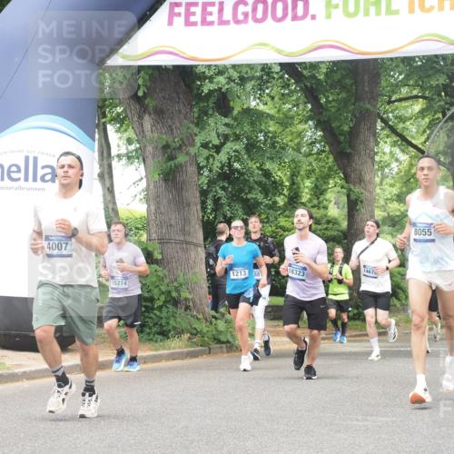 29.06.2025 - hella hamburg halbmarathon KatJ http://msf.ph/oto/8530117 29.06.2025 10:57:37 Zwischen KM18-KM19 1213, 2110, 4007, 8055 meine-sportfotos.de
