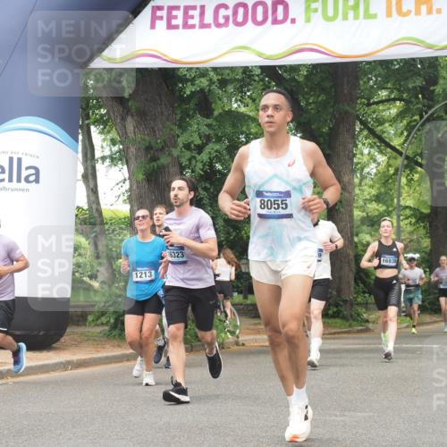 29.06.2025 - hella hamburg halbmarathon KatJ http://msf.ph/oto/8530128 29.06.2025 10:57:38 Zwischen KM18-KM19 1213, 2110, 4007, 7881, 8055 meine-sportfotos.de