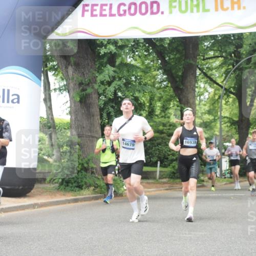 29.06.2025 - hella hamburg halbmarathon KatJ http://msf.ph/oto/8530151 29.06.2025 10:57:40 Zwischen KM18-KM19 1213, 2110, 4007, 7881, 8055 meine-sportfotos.de