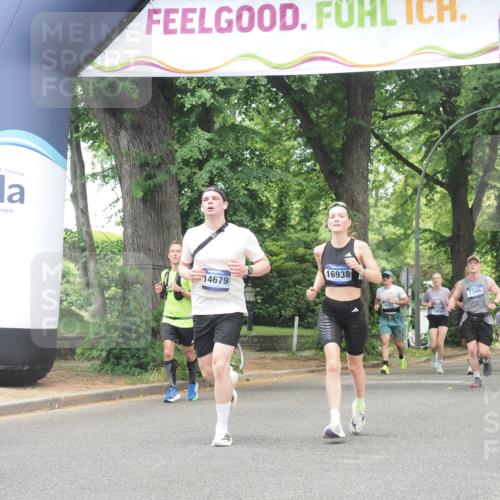 29.06.2025 - hella hamburg halbmarathon KatJ http://msf.ph/oto/8530159 29.06.2025 10:57:40 Zwischen KM18-KM19 1213, 2110, 4007, 7881, 8055 meine-sportfotos.de