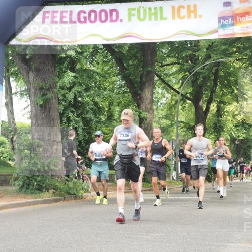 29.06.2025 - hella hamburg halbmarathon KatJ http://msf.ph/oto/8530186 29.06.2025 10:57:43 Zwischen KM18-KM19 1213, 4007, 7346, 7881, 8001, 8055 meine-sportfotos.de