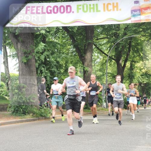 29.06.2025 - hella hamburg halbmarathon KatJ http://msf.ph/oto/8530188 29.06.2025 10:57:43 Zwischen KM18-KM19 1213, 4007, 7346, 7881, 8001, 8055 meine-sportfotos.de