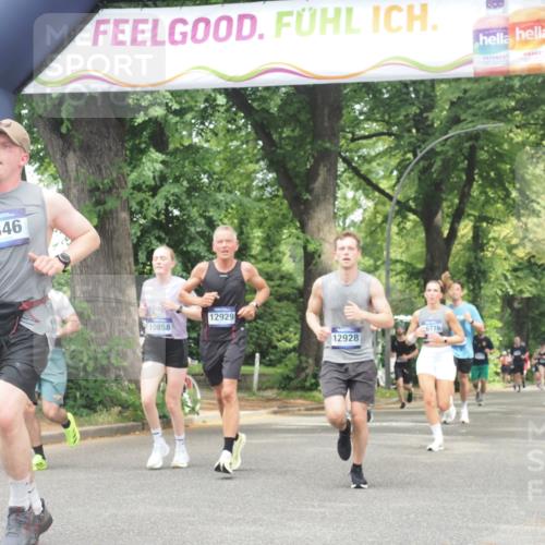 29.06.2025 - hella hamburg halbmarathon KatJ http://msf.ph/oto/8530214 29.06.2025 10:57:44 Zwischen KM18-KM19 1213, 7346, 7881, 8001, 8055 meine-sportfotos.de