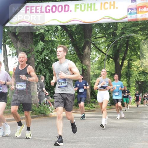 29.06.2025 - hella hamburg halbmarathon KatJ http://msf.ph/oto/8530227 29.06.2025 10:57:45 Zwischen KM18-KM19 7346, 7881, 8001, 8055 meine-sportfotos.de