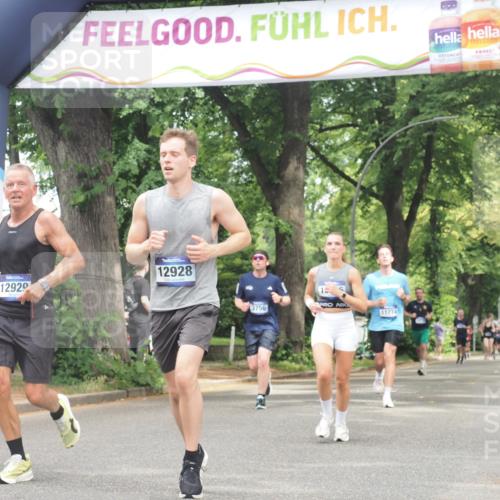 29.06.2025 - hella hamburg halbmarathon KatJ http://msf.ph/oto/8530233 29.06.2025 10:57:46 Zwischen KM18-KM19 7346, 7881, 8001 meine-sportfotos.de