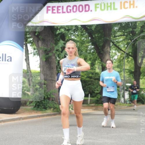 29.06.2025 - hella hamburg halbmarathon KatJ http://msf.ph/oto/8530264 29.06.2025 10:57:47 Zwischen KM18-KM19 7346, 8001 meine-sportfotos.de
