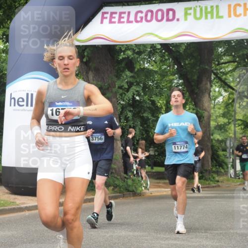 29.06.2025 - hella hamburg halbmarathon KatJ http://msf.ph/oto/8530275 29.06.2025 10:57:48 Zwischen KM18-KM19 3756, 7346, 8001 meine-sportfotos.de