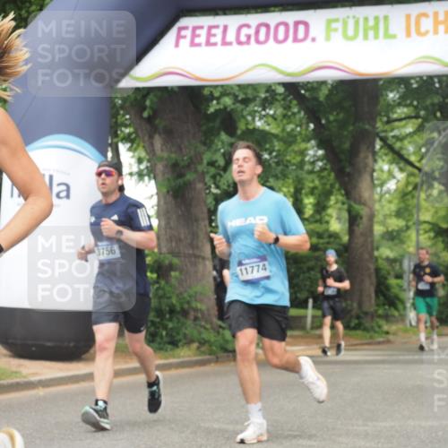 29.06.2025 - hella hamburg halbmarathon KatJ http://msf.ph/oto/8530287 29.06.2025 10:57:48 Zwischen KM18-KM19 3756, 7346, 8001 meine-sportfotos.de