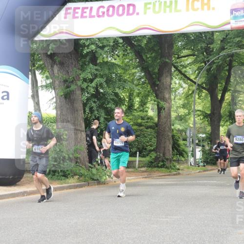 29.06.2025 - hella hamburg halbmarathon KatJ http://msf.ph/oto/8530313 29.06.2025 10:57:51 Zwischen KM18-KM19 3756, 8001 meine-sportfotos.de