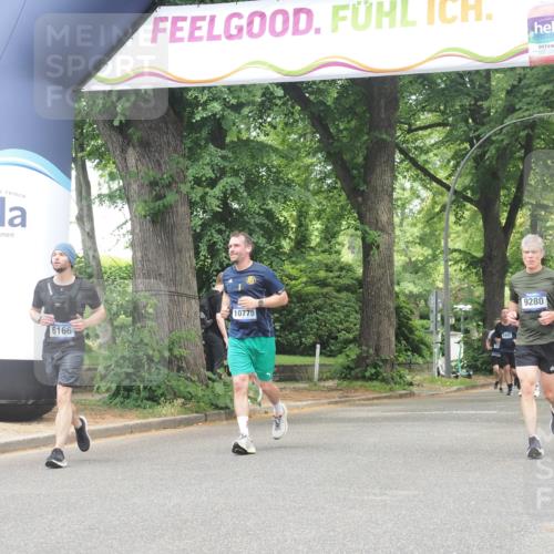 29.06.2025 - hella hamburg halbmarathon KatJ http://msf.ph/oto/8530321 29.06.2025 10:57:52 Zwischen KM18-KM19 3756, 6166 meine-sportfotos.de