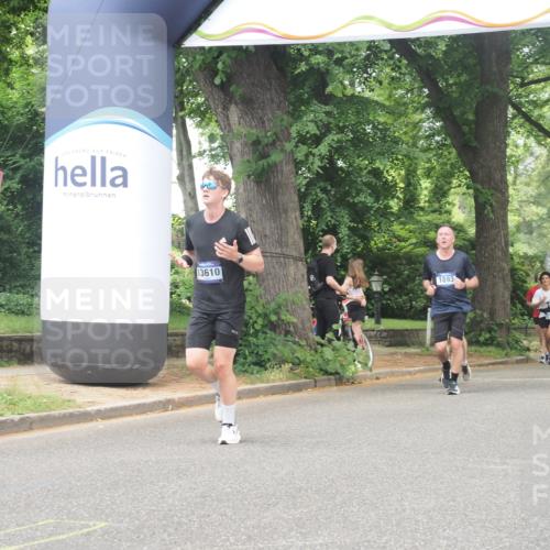 29.06.2025 - hella hamburg halbmarathon KatJ http://msf.ph/oto/8530401 29.06.2025 10:57:57 Zwischen KM18-KM19 6166 meine-sportfotos.de