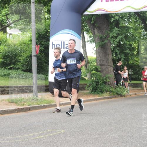29.06.2025 - hella hamburg halbmarathon KatJ http://msf.ph/oto/8530443 29.06.2025 10:58:00 Zwischen KM18-KM19 1893, 3176, 6166, 7462 meine-sportfotos.de