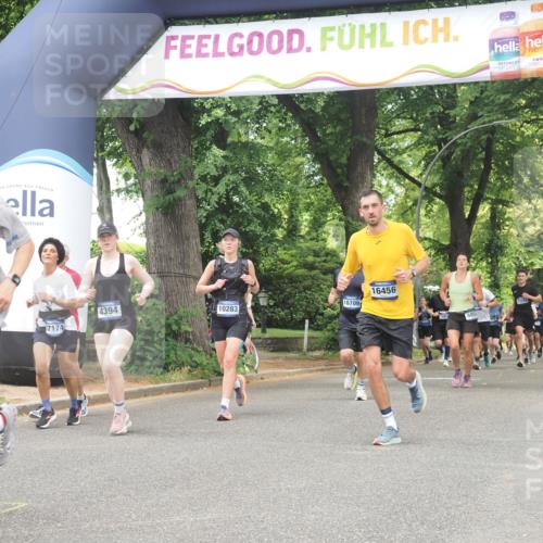 29.06.2025 - hella hamburg halbmarathon KatJ http://msf.ph/oto/8530504 29.06.2025 10:58:03 Zwischen KM18-KM19 1893, 2904, 3176, 4394, 7462 meine-sportfotos.de