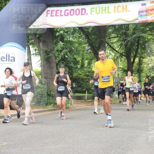 29.06.2025 - hella hamburg halbmarathon KatJ http://msf.ph/oto/8530507 29.06.2025 10:58:04 Zwischen KM18-KM19 1893, 2904, 3176, 4394, 7462 meine-sportfotos.de