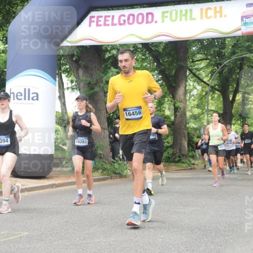 29.06.2025 - hella hamburg halbmarathon KatJ http://msf.ph/oto/8530521 29.06.2025 10:58:04 Zwischen KM18-KM19 1893, 2904, 3176, 4394, 7462 meine-sportfotos.de