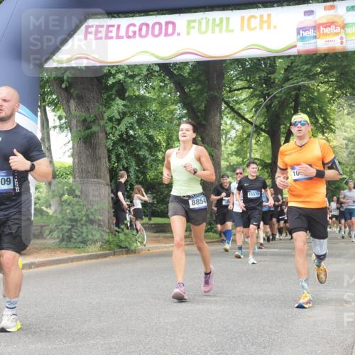 29.06.2025 - hella hamburg halbmarathon KatJ http://msf.ph/oto/8530565 29.06.2025 10:58:06 Zwischen KM18-KM19 1893, 2904, 3176, 4394, 7462 meine-sportfotos.de