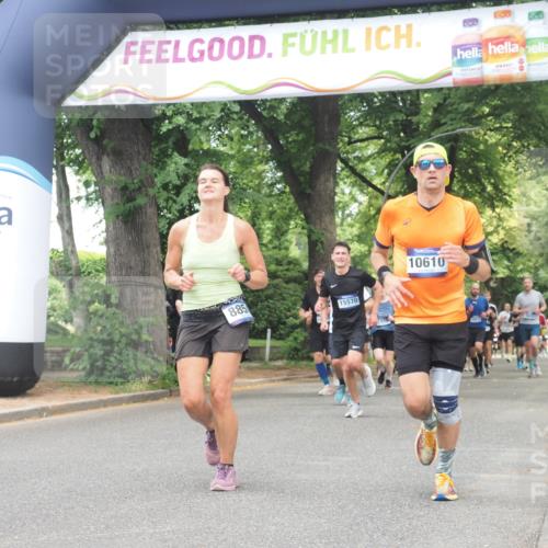 29.06.2025 - hella hamburg halbmarathon KatJ http://msf.ph/oto/8530576 29.06.2025 10:58:07 Zwischen KM18-KM19 2904, 3176, 4394, 7462 meine-sportfotos.de