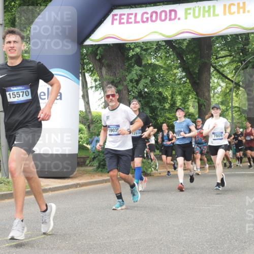 29.06.2025 - hella hamburg halbmarathon KatJ http://msf.ph/oto/8530589 29.06.2025 10:58:09 Zwischen KM18-KM19 2904, 4394, 7809, 7810 meine-sportfotos.de