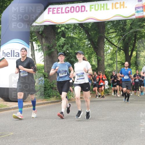 29.06.2025 - hella hamburg halbmarathon KatJ http://msf.ph/oto/8530599 29.06.2025 10:58:10 Zwischen KM18-KM19 1020, 2904, 7809, 7810 meine-sportfotos.de