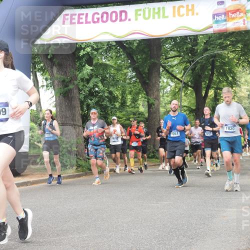 29.06.2025 - hella hamburg halbmarathon KatJ http://msf.ph/oto/8530611 29.06.2025 10:58:11 Zwischen KM18-KM19 1020, 1051, 7809, 7810 meine-sportfotos.de