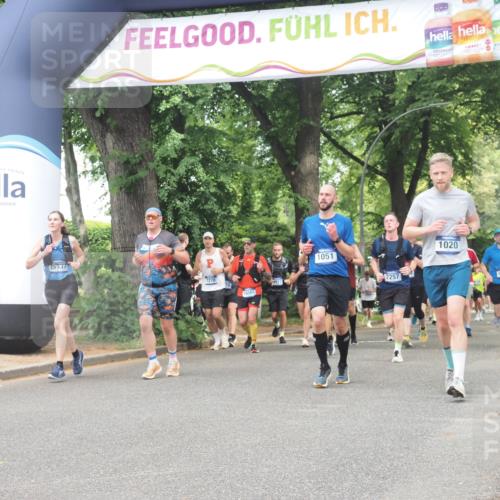 29.06.2025 - hella hamburg halbmarathon KatJ http://msf.ph/oto/8530619 29.06.2025 10:58:12 Zwischen KM18-KM19 1020, 1051, 3020, 7257, 7809, 7810 meine-sportfotos.de