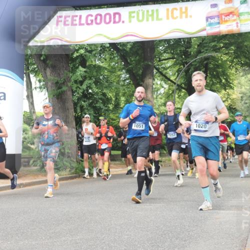 29.06.2025 - hella hamburg halbmarathon KatJ http://msf.ph/oto/8530629 29.06.2025 10:58:12 Zwischen KM18-KM19 1020, 1051, 3020, 7257, 7809, 7810 meine-sportfotos.de