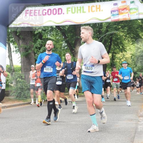 29.06.2025 - hella hamburg halbmarathon KatJ http://msf.ph/oto/8530645 29.06.2025 10:58:13 Zwischen KM18-KM19 1020, 1051, 3020, 5036, 7257, 7809, 7810 meine-sportfotos.de