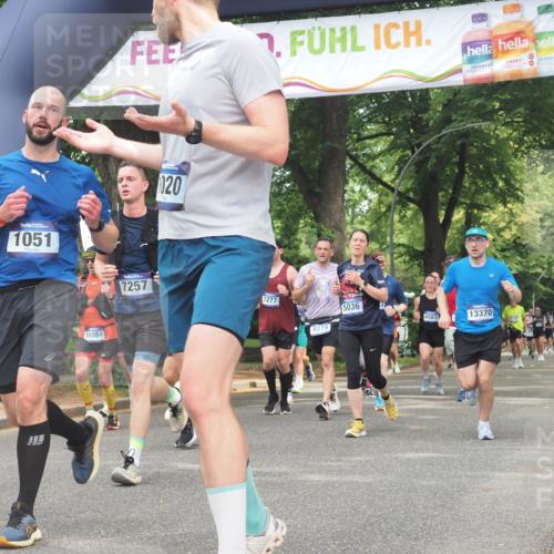 29.06.2025 - hella hamburg halbmarathon KatJ http://msf.ph/oto/8530648 29.06.2025 10:58:14 Zwischen KM18-KM19 1020, 1051, 1981, 3020, 5036, 7017, 7257, 7277, 7809, 7810, 8275 meine-sportfotos.de