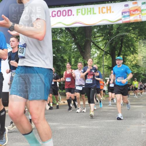 29.06.2025 - hella hamburg halbmarathon KatJ http://msf.ph/oto/8530654 29.06.2025 10:58:14 Zwischen KM18-KM19 1020, 1051, 1981, 3020, 5036, 7017, 7257, 7277, 7809, 7810, 8275 meine-sportfotos.de