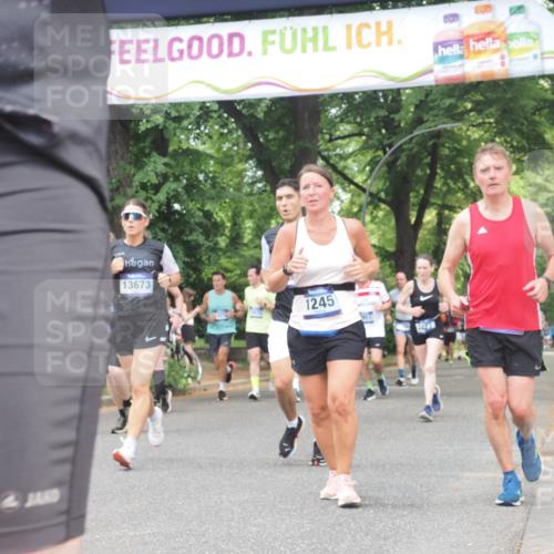 29.06.2025 - hella hamburg halbmarathon KatJ http://msf.ph/oto/8530744 29.06.2025 10:58:25 Zwischen KM18-KM19 1245, 2309, 2427, 2721, 7014, 7195, 7279 meine-sportfotos.de
