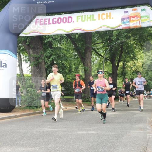 29.06.2025 - hella hamburg halbmarathon KatJ http://msf.ph/oto/8530801 29.06.2025 10:58:34 Zwischen KM18-KM19 1524, 2046, 3650, 5069 meine-sportfotos.de