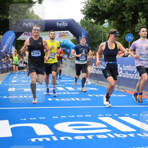 29.06.2025 - hella hamburg halbmarathon Strokosch-Dieckow http://msf.ph/oto/8534002 29.06.2025 10:56:56 Ziel 1485, 1955, 2282, 2741, 2759, 4299, 5033, 5418, 6835, 7716, 8669, 11043, 11143, 11212, 11638, 14678, 15097, 16470, 16620, 16679, 16909, 18719, 19091 meine-sportfotos.de