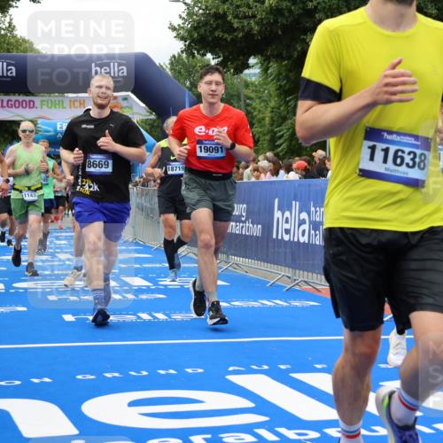 29.06.2025 - hella hamburg halbmarathon Strokosch-Dieckow http://msf.ph/oto/8534008 29.06.2025 10:56:59 Ziel 1485, 1955, 2282, 2759, 4261, 4299, 5033, 6835, 8669, 11043, 11143, 11212, 11638, 13691, 14408, 14588, 14678, 15097, 16470, 16620, 16909, 17617, 18208, 18719, 19091 meine-sportfotos.de