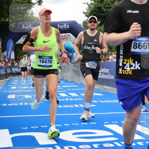 29.06.2025 - hella hamburg halbmarathon Strokosch-Dieckow http://msf.ph/oto/8534018 29.06.2025 10:57:00 Ziel 1485, 2282, 2759, 4261, 4299, 5033, 8669, 11043, 11143, 11212, 11638, 13691, 14408, 14588, 14678, 15097, 16470, 16620, 16909, 17617, 18208, 18719, 19091 meine-sportfotos.de