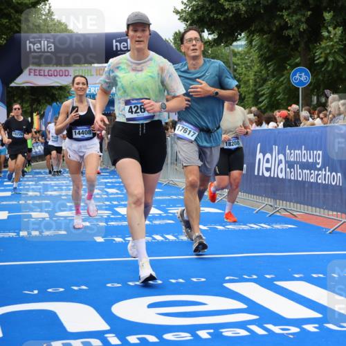 29.06.2025 - hella hamburg halbmarathon Strokosch-Dieckow http://msf.ph/oto/8534035 29.06.2025 10:57:05 Ziel 1387, 1485, 1877, 4167, 4261, 4299, 8669, 9884, 11143, 11212, 11612, 11638, 13691, 13750, 14139, 14408, 14588, 15110, 15726, 16470, 16909, 17617, 18208, 18719, 19091, 19184 meine-sportfotos.de