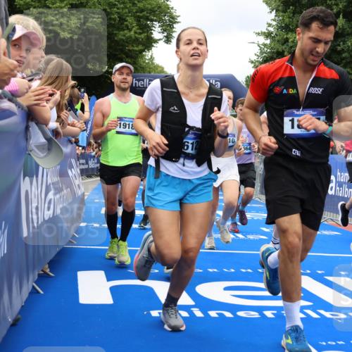 29.06.2025 - hella hamburg halbmarathon Strokosch-Dieckow http://msf.ph/oto/8534054 29.06.2025 10:57:12 Ziel 1387, 1877, 2417, 2676, 4167, 4261, 4940, 8585, 9450, 9577, 9884, 9934, 10383, 11590, 11612, 12014, 12590, 13750, 14139, 14588, 15110, 15229, 15664, 15726, 16625, 17617, 17660, 17779, 17848, 17993, 18208, 19184 meine-sportfotos.de