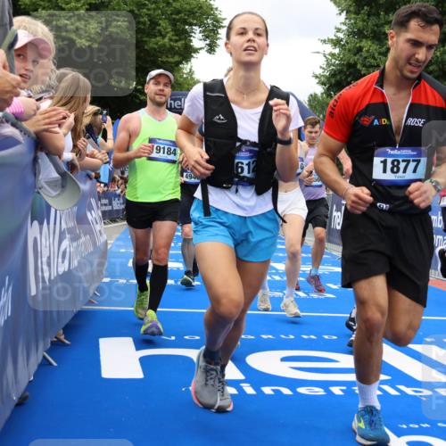 29.06.2025 - hella hamburg halbmarathon Strokosch-Dieckow http://msf.ph/oto/8534055 29.06.2025 10:57:12 Ziel 1387, 1877, 2417, 2676, 4167, 4261, 4940, 8585, 9450, 9577, 9884, 9934, 10383, 11590, 11612, 12014, 12590, 13750, 14139, 14588, 15110, 15229, 15664, 15726, 16625, 17617, 17660, 17779, 17848, 17993, 18208, 19184 meine-sportfotos.de