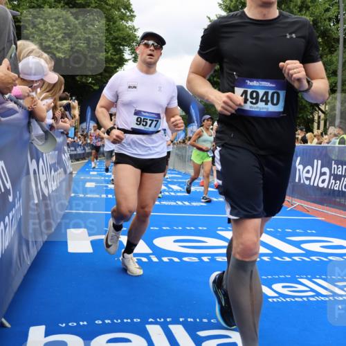 29.06.2025 - hella hamburg halbmarathon Strokosch-Dieckow http://msf.ph/oto/8534062 29.06.2025 10:57:14 Ziel 1387, 1877, 2417, 2676, 4167, 4940, 5926, 6272, 8585, 9450, 9577, 9884, 9934, 10383, 11590, 11612, 12014, 12590, 13664, 13750, 14139, 15110, 15229, 15664, 15726, 16625, 17660, 17779, 17848, 17993, 19184 meine-sportfotos.de