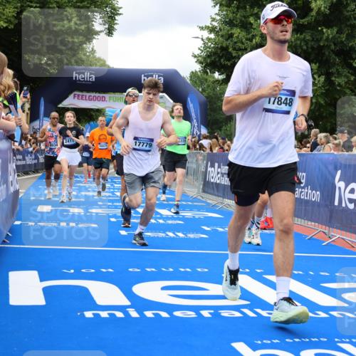 29.06.2025 - hella hamburg halbmarathon Strokosch-Dieckow http://msf.ph/oto/8534067 29.06.2025 10:57:16 Ziel 1387, 1877, 2417, 2676, 4167, 4940, 5926, 6272, 8585, 9450, 9577, 9884, 9934, 10383, 11590, 11612, 12014, 12590, 13664, 13750, 14139, 15110, 15229, 15664, 16625, 16830, 17160, 17660, 17779, 17848, 17993, 19184 meine-sportfotos.de