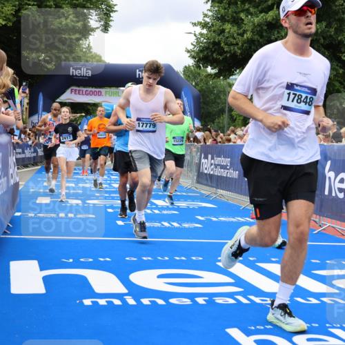 29.06.2025 - hella hamburg halbmarathon Strokosch-Dieckow http://msf.ph/oto/8534069 29.06.2025 10:57:16 Ziel 1387, 1877, 2417, 2676, 4167, 4940, 5926, 6272, 8585, 9450, 9577, 9884, 9934, 10383, 11590, 11612, 12014, 12590, 13664, 13750, 14139, 15110, 15229, 15664, 16625, 16830, 17160, 17660, 17779, 17848, 17993, 19184 meine-sportfotos.de