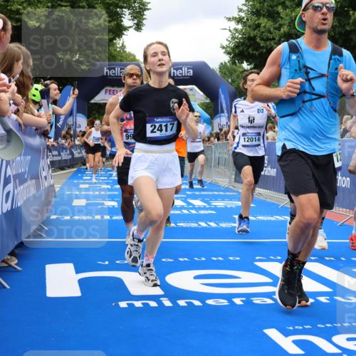 29.06.2025 - hella hamburg halbmarathon Strokosch-Dieckow http://msf.ph/oto/8534075 29.06.2025 10:57:18 Ziel 1387, 1877, 2417, 2676, 4167, 4940, 5926, 6272, 8585, 9450, 9577, 9727, 9884, 9934, 10383, 11590, 11612, 12014, 12590, 13394, 13664, 13750, 15110, 15229, 15664, 16625, 16830, 17160, 17660, 17779, 17828, 17848, 17993, 19184 meine-sportfotos.de