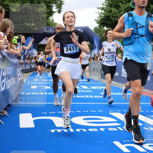 29.06.2025 - hella hamburg halbmarathon Strokosch-Dieckow http://msf.ph/oto/8534076 29.06.2025 10:57:18 Ziel 1387, 1877, 2417, 2676, 4167, 4940, 5926, 6272, 8585, 9450, 9577, 9727, 9884, 9934, 10383, 11590, 11612, 12014, 12590, 13394, 13664, 13750, 15110, 15229, 15664, 16625, 16830, 17160, 17660, 17779, 17828, 17848, 17993, 19184 meine-sportfotos.de