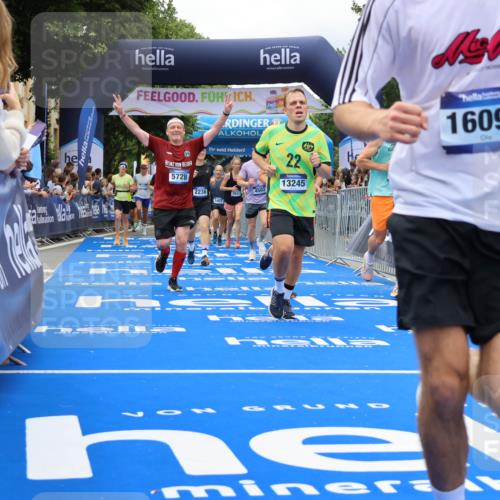 29.06.2025 - hella hamburg halbmarathon Strokosch-Dieckow http://msf.ph/oto/8534118 29.06.2025 10:57:29 Ziel 1239, 2236, 2652, 3435, 4502, 5015, 5134, 5457, 5458, 5728, 6281, 6302, 8393, 9727, 12144, 13245, 13394, 14571, 14951, 15695, 16093, 16830, 17160, 17758, 17769, 17828 meine-sportfotos.de