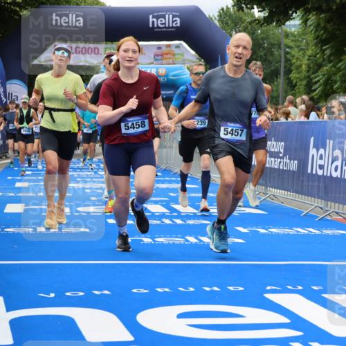 29.06.2025 - hella hamburg halbmarathon Strokosch-Dieckow http://msf.ph/oto/8534142 29.06.2025 10:57:34 Ziel 1239, 1715, 2236, 2606, 2652, 3435, 4502, 5015, 5134, 5457, 5458, 5728, 8393, 12144, 12774, 13245, 13523, 14571, 14951, 15217, 15220, 16093, 17758, 17769, 17814, 18388, 18985 meine-sportfotos.de
