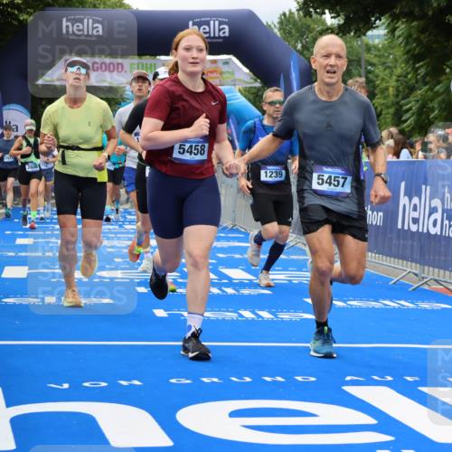 29.06.2025 - hella hamburg halbmarathon Strokosch-Dieckow http://msf.ph/oto/8534145 29.06.2025 10:57:35 Ziel 1239, 1715, 1719, 2236, 2606, 2652, 4502, 5015, 5134, 5457, 5458, 5728, 10133, 12144, 12774, 13245, 13523, 14571, 14951, 15217, 15220, 17455, 17769, 17814, 18388, 18985 meine-sportfotos.de